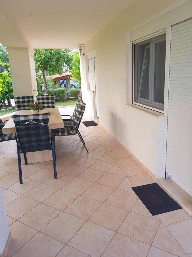 Apartmani Jureta Okrug Gornji Exterior photo