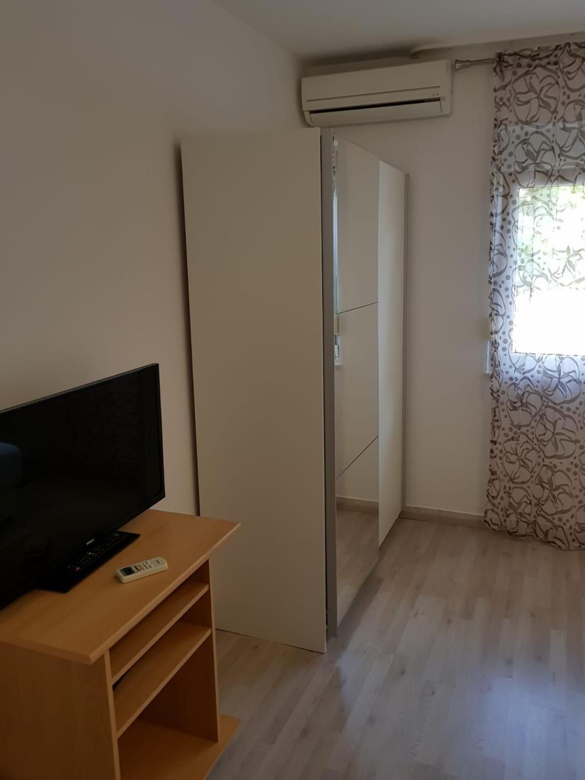 Apartmani Jureta Okrug Gornji Exterior photo