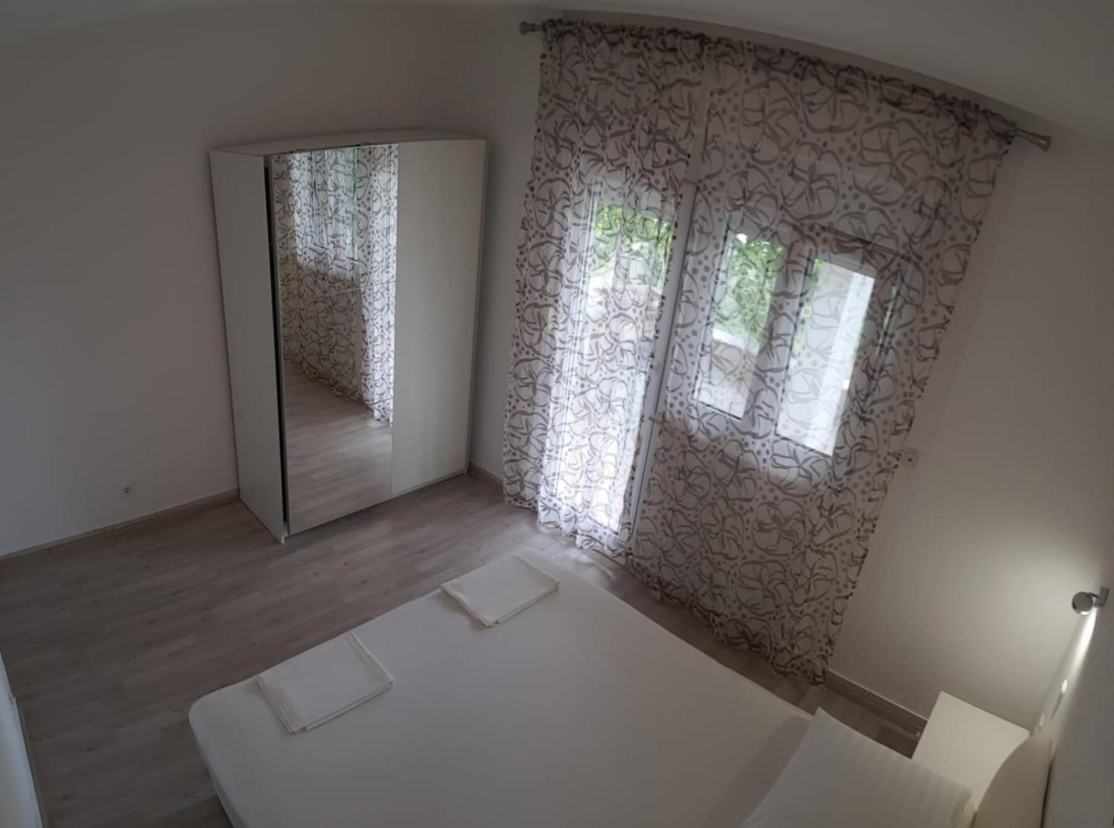 Apartmani Jureta Okrug Gornji Exterior photo