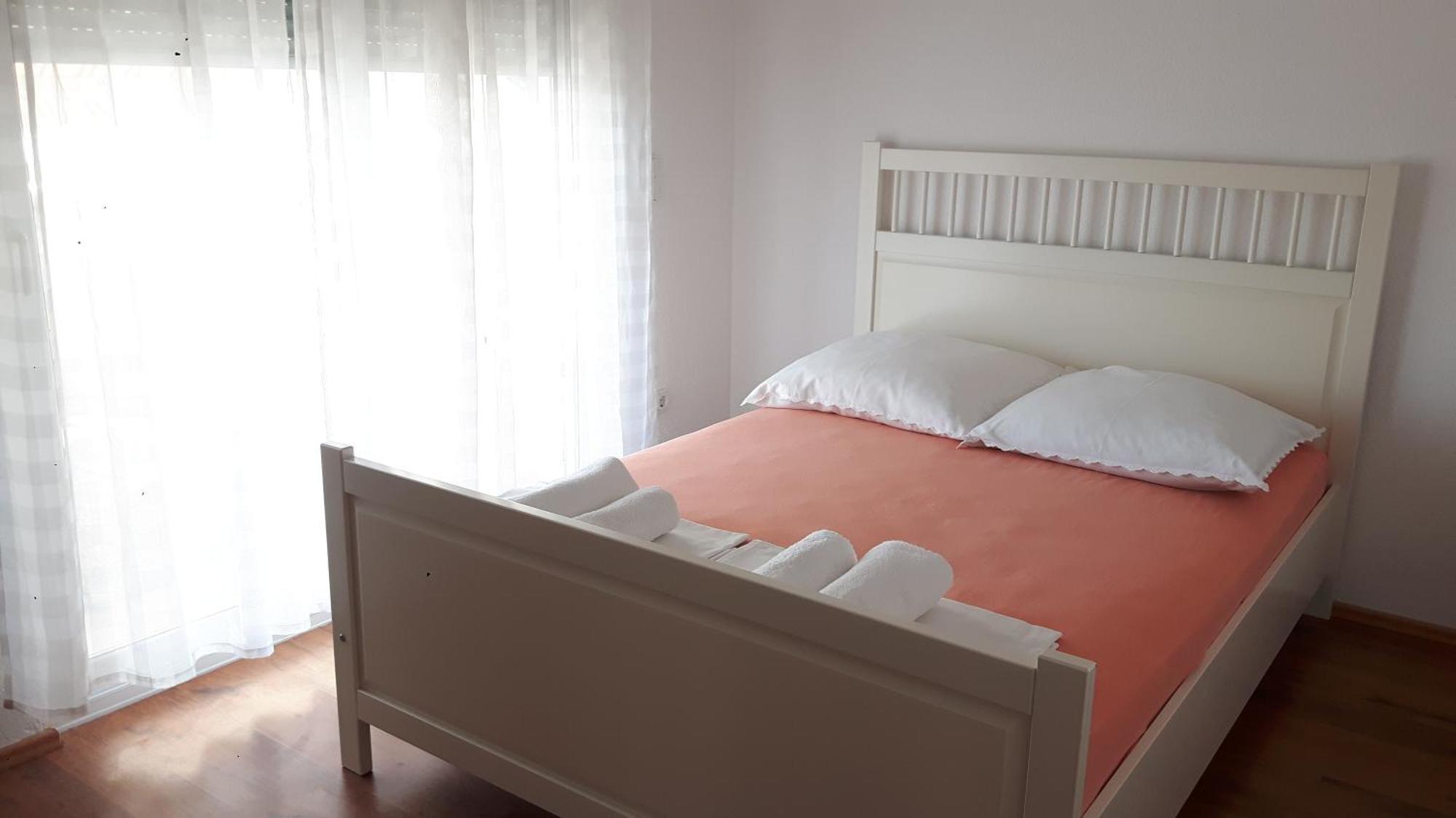 Apartmani Jureta Okrug Gornji Exterior photo