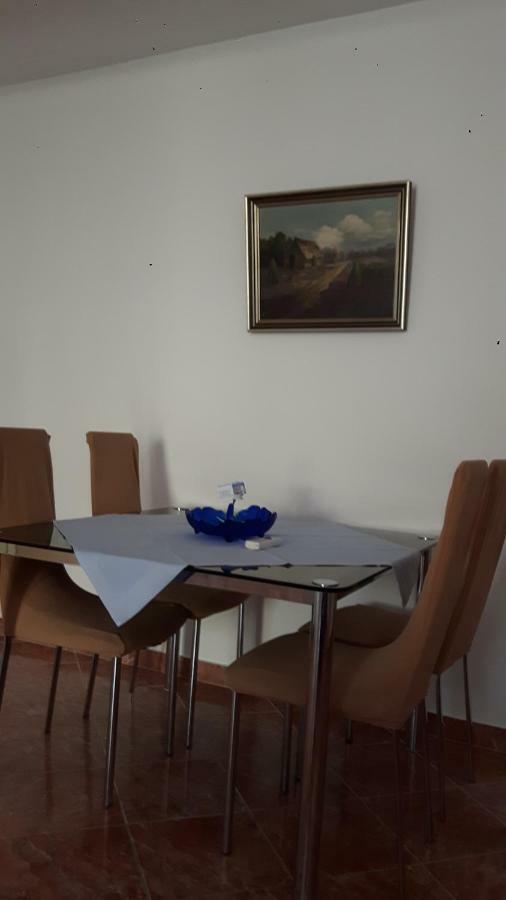 Apartmani Jureta Okrug Gornji Exterior photo